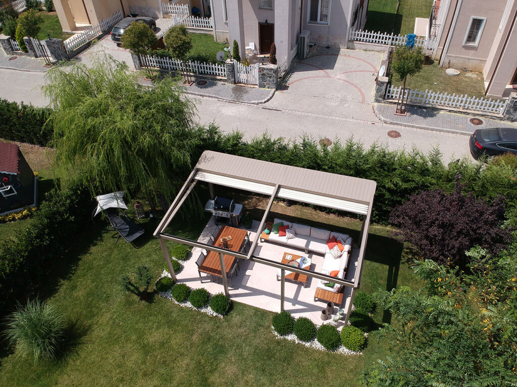 Cottage Style Home In Italy - Pergola Cedrus Gold