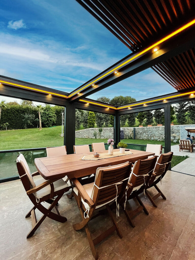 Loft Istanbul - Bioclimatic SkyFree - Verlas Glass Systems