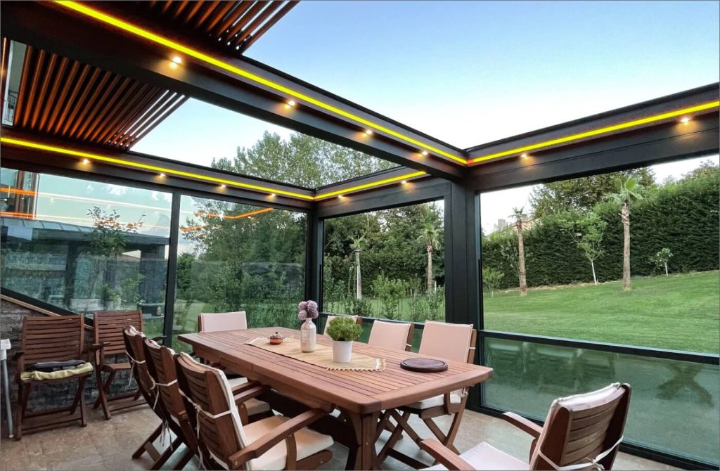 Loft Istanbul – Bioclimatique SkyFree – Systèmes de Verre Verlas